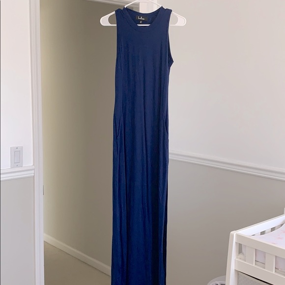Lulus Dresses & Skirts - Lulu’s fitted navy maxi dress